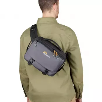 Teminis krepšys Lowepro LP37468-PWW pilkas peties diržu 1 išorine kišene