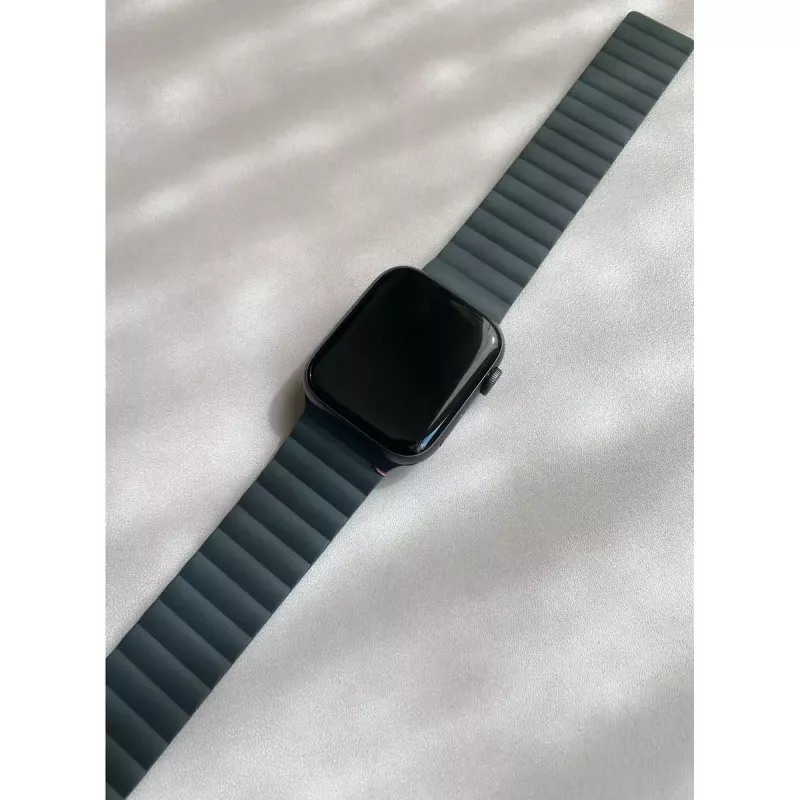 Decoded D21AWS44TS3SCL anglies spalvos silikoninis magnetinis laikiklio dirželis Apple Watch