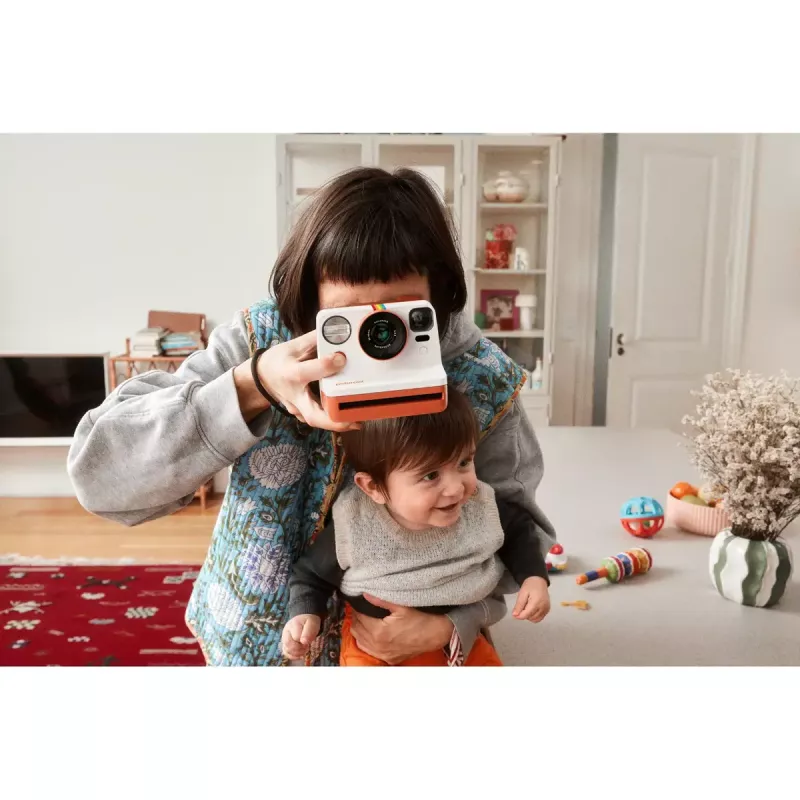 Polaroid Now Gen 3 Coral 9156 – analoginė momentinė kamera