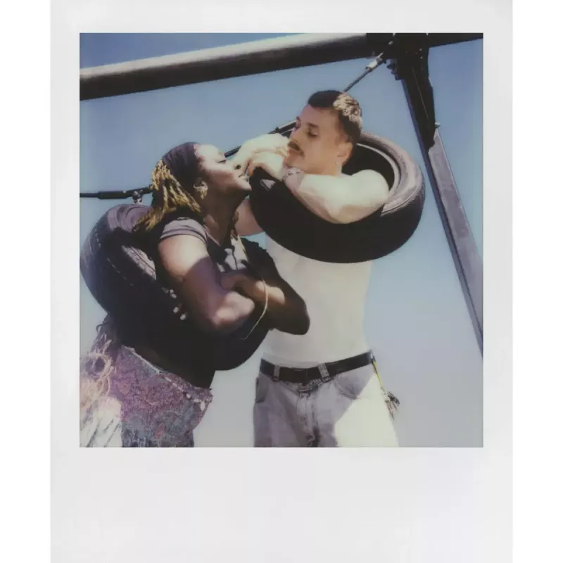 Analoginė momentinė kamera POLAROID Now Gen 3 Geltona (modelis 9158)
