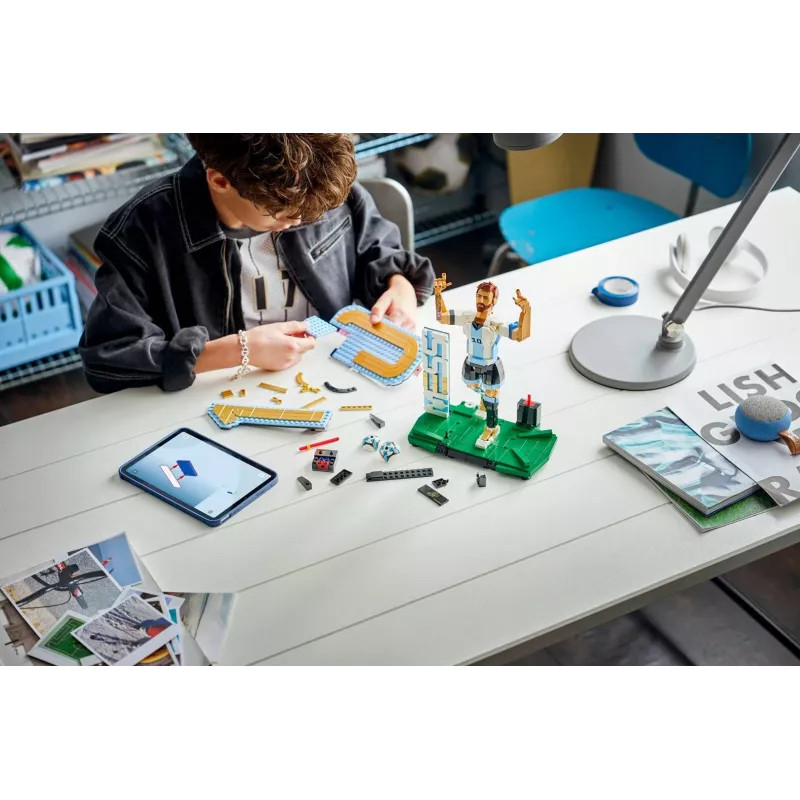 LEGO Editions Sports 43015 Lionel Messi – futbolo legenda
