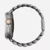 NOMAD Stratos Band – titano apyrankė, skirta Apple Watch 49 mm, su FKM įdėklu (natūralus titanas, juodas FKM)
