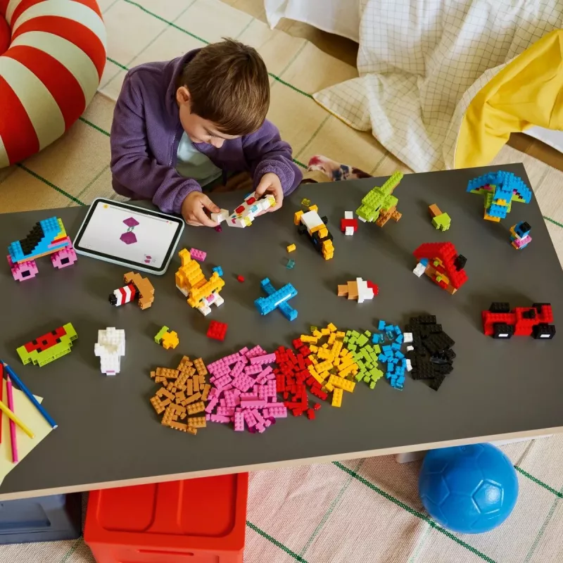 LEGO Classic 11045 Kūrybiškos spalvotos kaladėlės (820 vnt.)