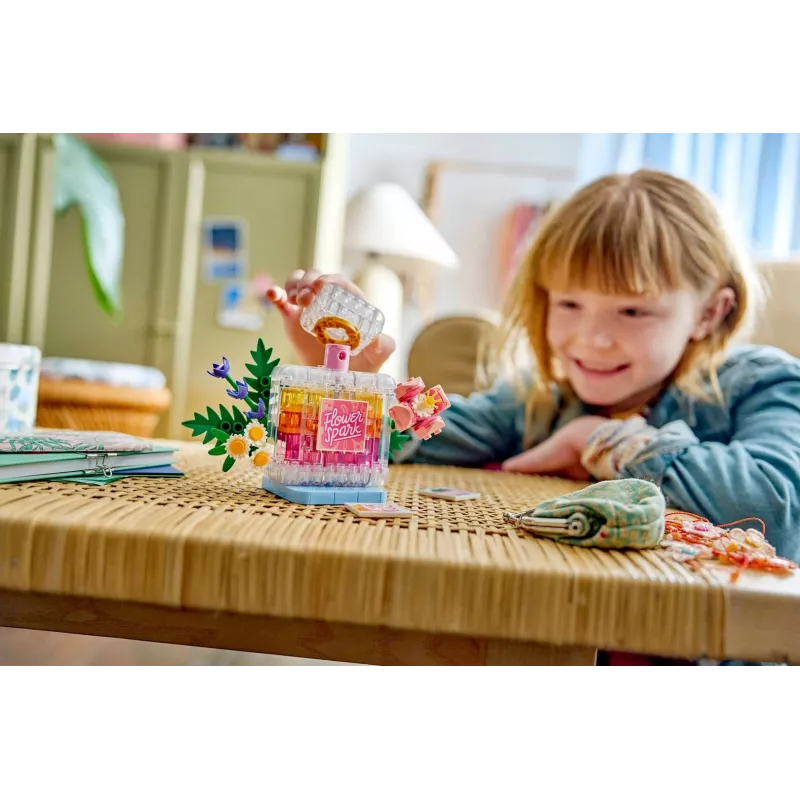 LEGO Creator 3-in-1 31383 Gėlių dekoras – kvepalų buteliukas (286 dalių)