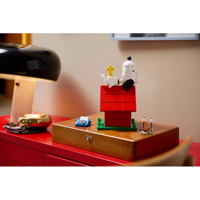 LEGO Ideas 21368 Peanuts Snoopy's Doghouse 1327 dalių statybinis rinkinys