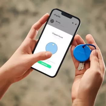 Chipolo POP Bluetooth Tracker su keičiama baterija, skirta iOS ir Android, mėlyna