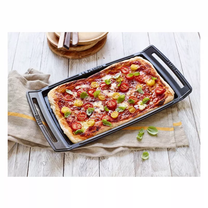 Staub Plancha indukcijai pritaikyta ketaus grilio plokštė, 38 cm, juoda