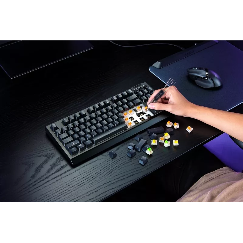 „Razer BlackWidow V4 Tenkeyless HyperSpeed Orange Switch“ klaviatūra – JAV išdėstymas