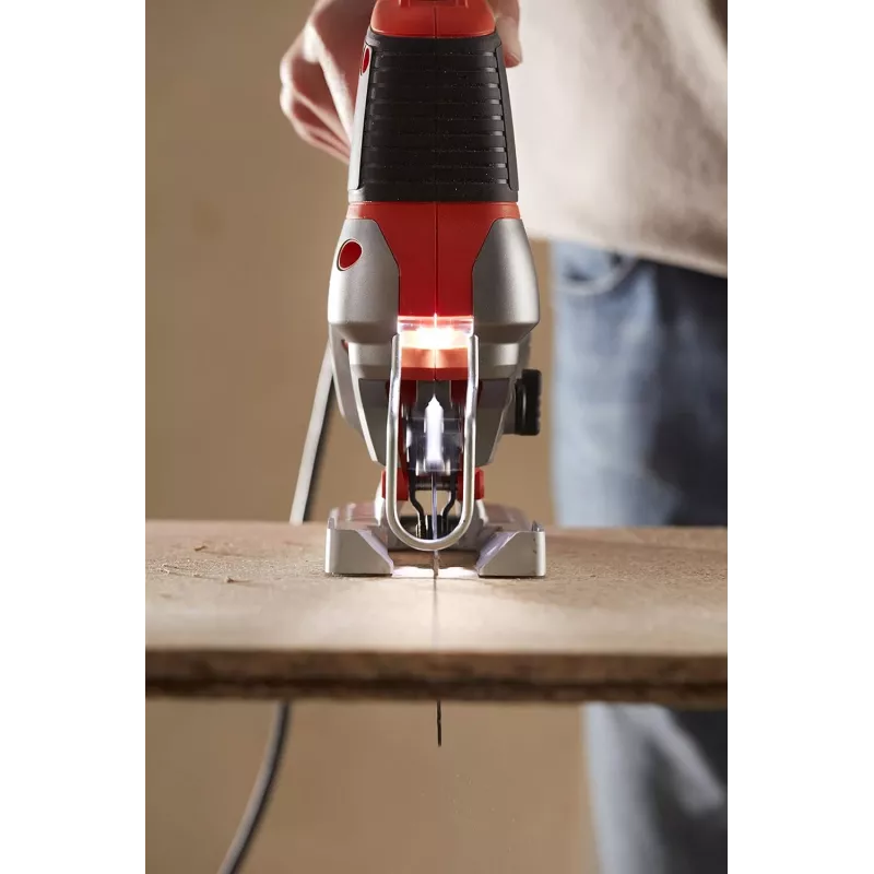 Black & Decker BES610K-QS 650W švytuoklinis siaurapjūklis su įrankių dėžute