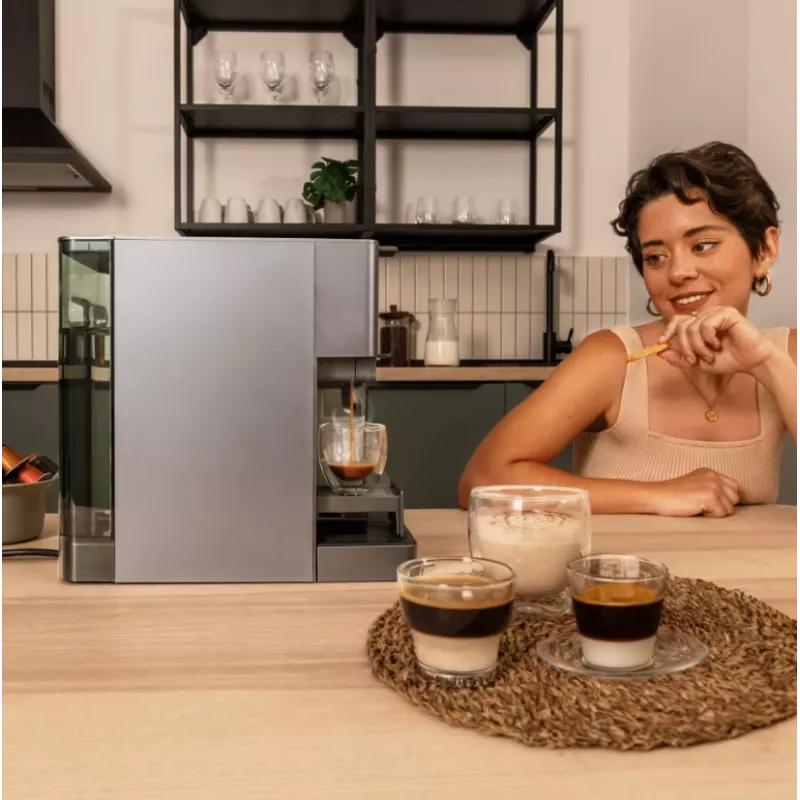 Cecotec FreeStyle Latte T Espresso kavos aparatas – 20 barų siurblys, įmontuotas pieno putotojas, 1350 W, pilka