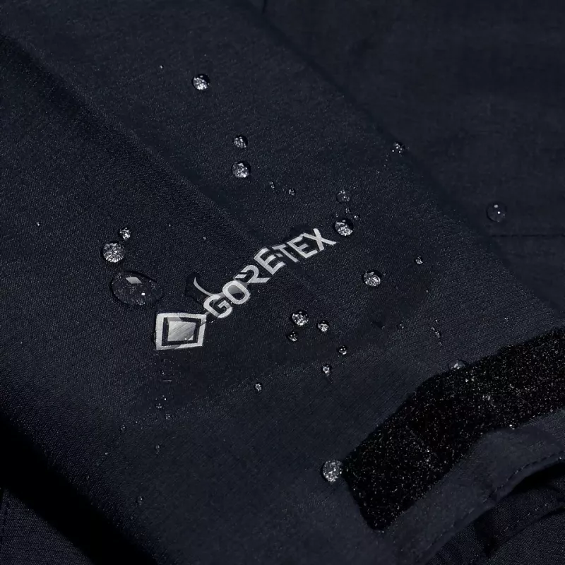 Berghaus Hillwalker Gore-Tex InterActive Jacket - Moteriška striukė, dydis S (Juoda)