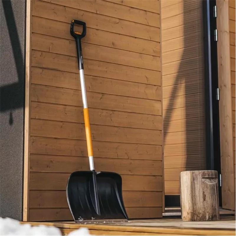 Fiskars 1057189 Sniego kastuvas Metal Black, Orange