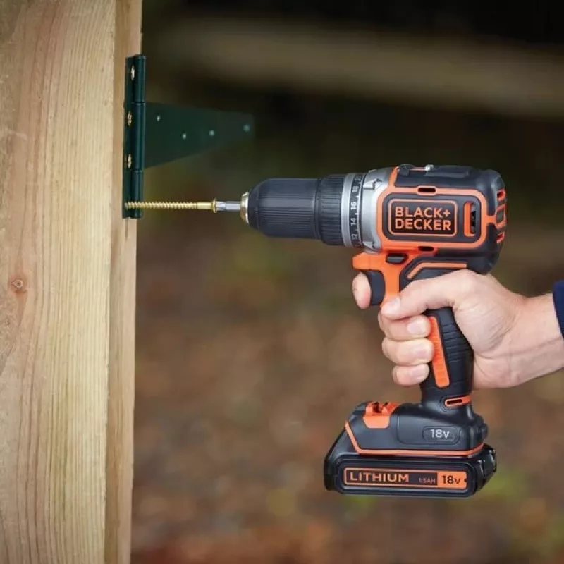 Black & Decker BL186KB-QW 18V belaidis bešepetinis perforatorinis gręžtuvas 1650 RPM (2x1,5 Ah baterijos, įkroviklis, dėklas)