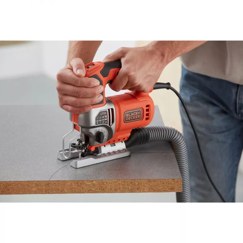 Black & Decker BES610-QS elektrinis siaurapjūklis 600W su švytuokliniu judesiu