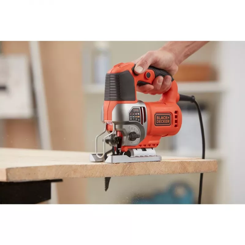 Black & Decker BES610-QS elektrinis siaurapjūklis 600W su švytuokliniu judesiu