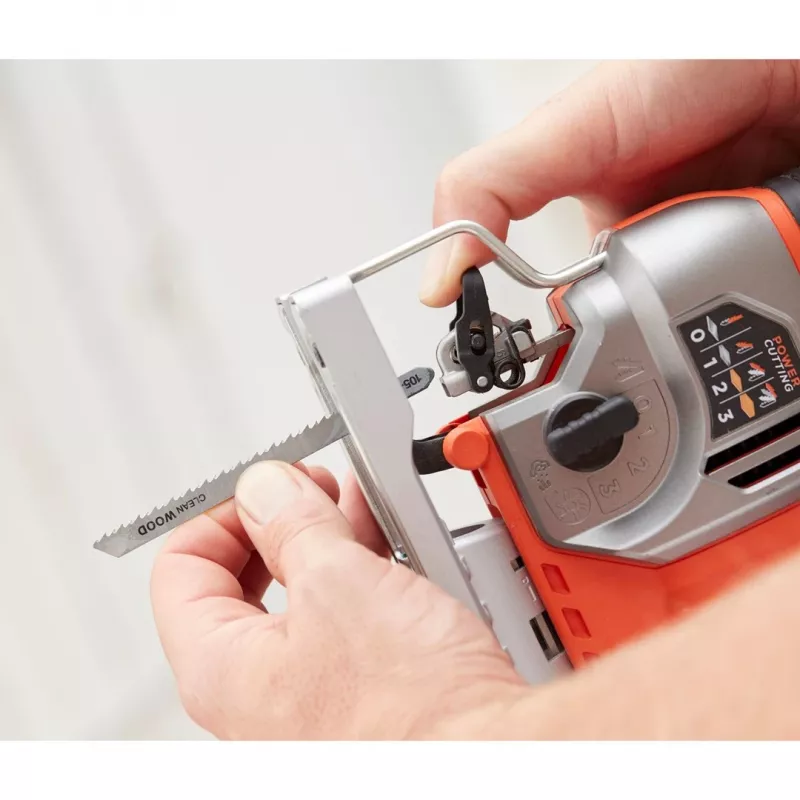 Black & Decker BES610-QS elektrinis siaurapjūklis 600W su švytuokliniu judesiu