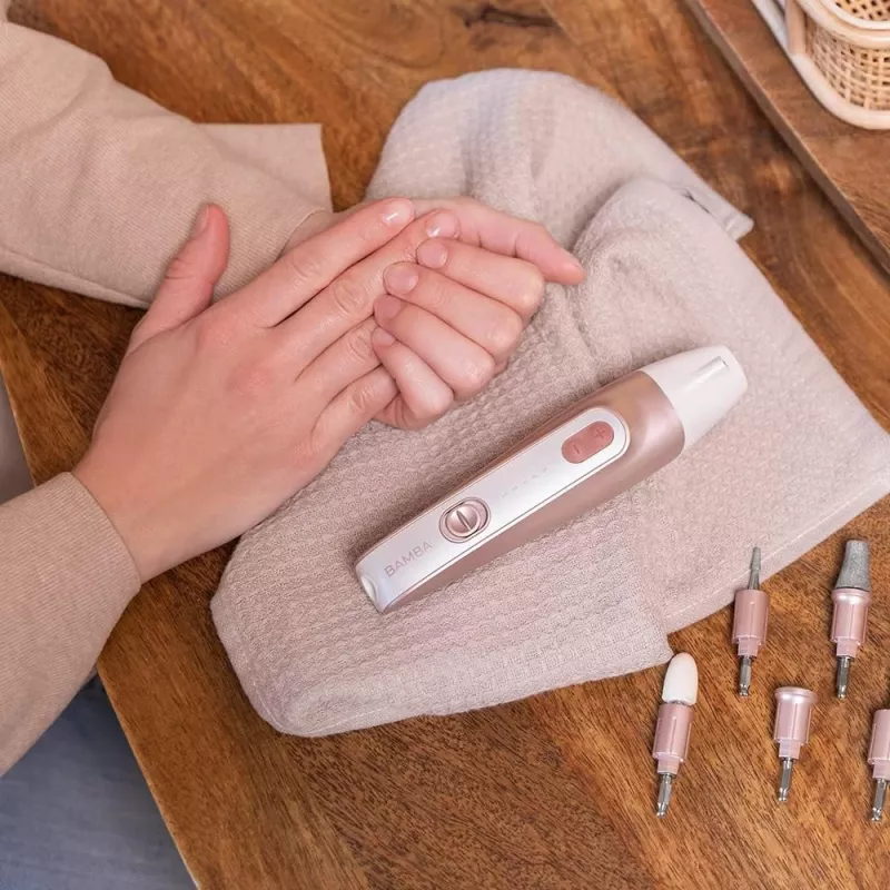 Cecotec PinkyCare 700 Perfect Nails elektrinis manikiūro ir pedikiūro rinkinys, nagų gręžtuvas, 7 antgaliai, 2 greičiai, įkraunamas, rožinė/balta