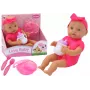 LEAN TOYS Baby Doll su rožiniais drabužiais, galvos juostele ir maitinimo aksesuarais