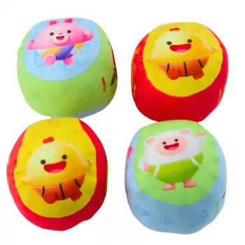 LEAN TOYS Minkštų kamuoliukų rinkinys mažyliams Spalvingi vaisiai 4 vnt.