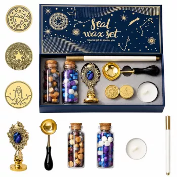 LEAN TOYS Vienkartinio vaško antspaudo rinkinys „Wax Seal Set“ – 6 dalių komplektas su žalvariniu antspaudu, lydymo šaukšteliu, vaško lazdelėmis ir žvakele
