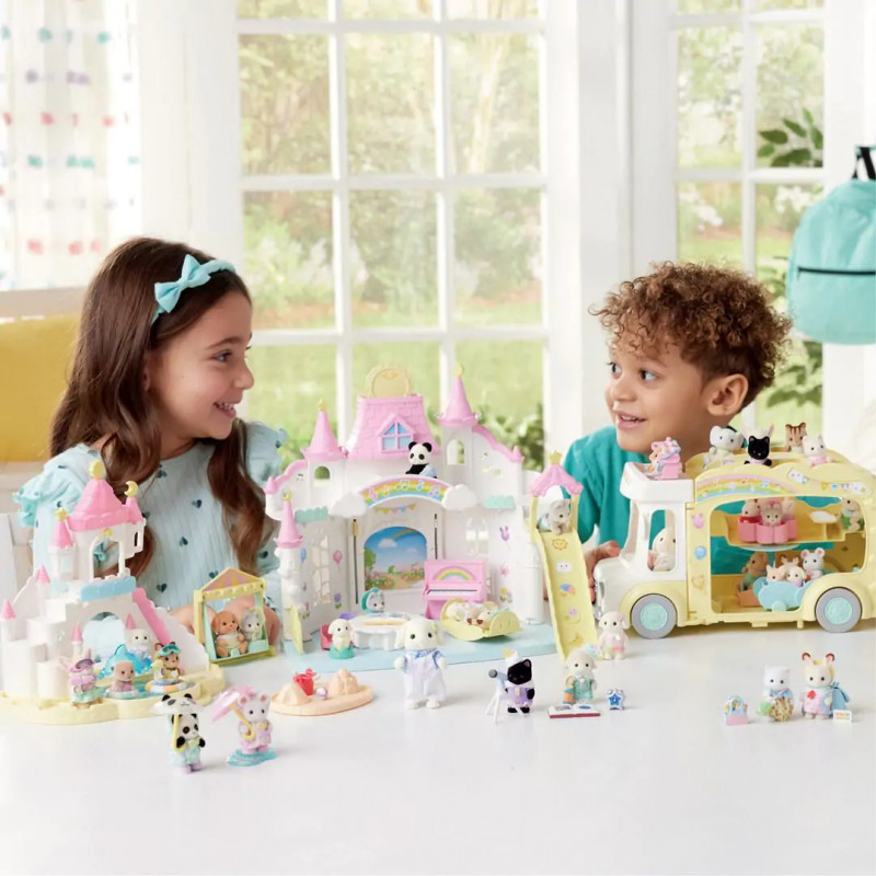 EPOCH Sylvanian Families Nursery Sandbox & Pool Playset - smėlio dėžė su baseinu