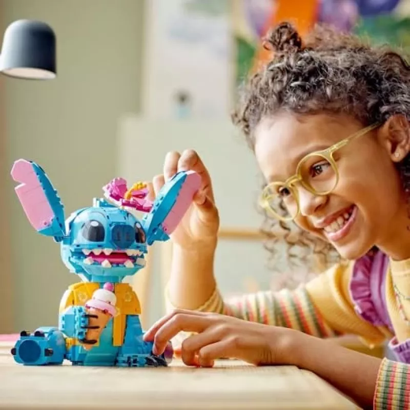 LEGO Disney Stitch statybinis žaislas su ledų kūgiu 43249