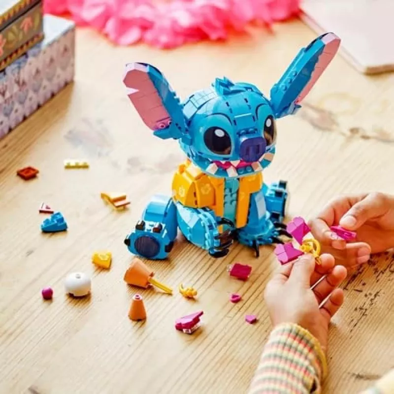 LEGO Disney Stitch statybinis žaislas su ledų kūgiu 43249