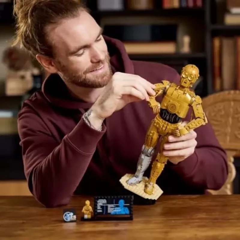 LEGO žvaigždžių karų statoma figūra C-3PO modelis 75398 — 1138 dalių, 380 mm eksponuojamas kolekcinis modelis