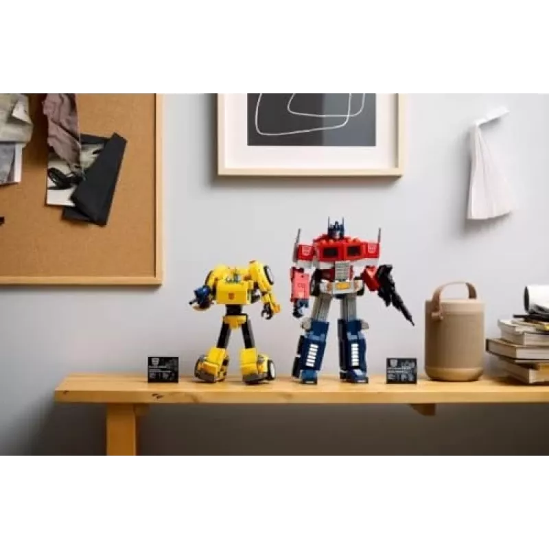 LEGO Icons Transformers Bumblebee konstruktorius – veiksmo figūrėlė suaugusiems, transformuojasi į automobilį