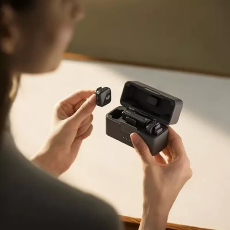 Belaidis mikrofonų rinkinys DJI Mic Mini (2 TX + 1 RX + Įkrovimo dėklas) – Tamsiai pilka