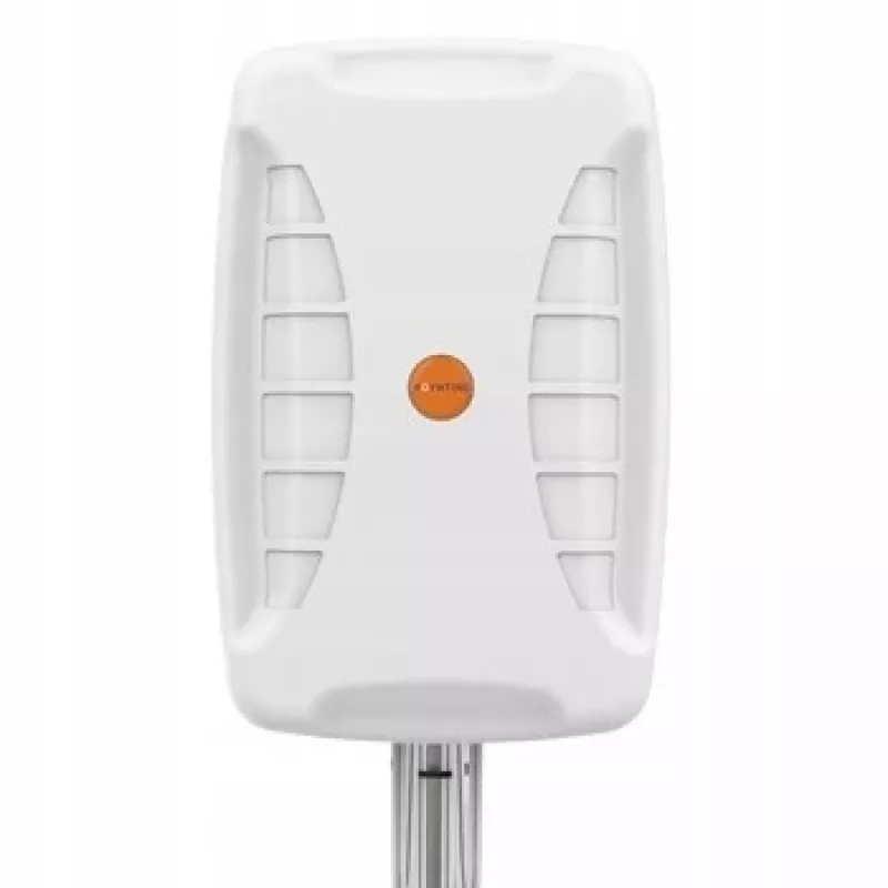 Tinklo antena Poynting XPOL-24 SMA, dviejų juostų 0,617–0,96 ir 1,71–4,2 GHz, stiprinimas 11 dBi, 50 Ω, SMA vyriška