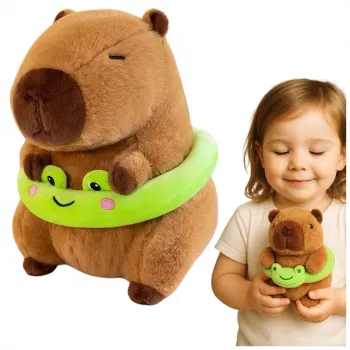 LEAN TOYS minkšta kapibara su žaliu gelbėjimosi ratu ir varle, ruda, 20 cm