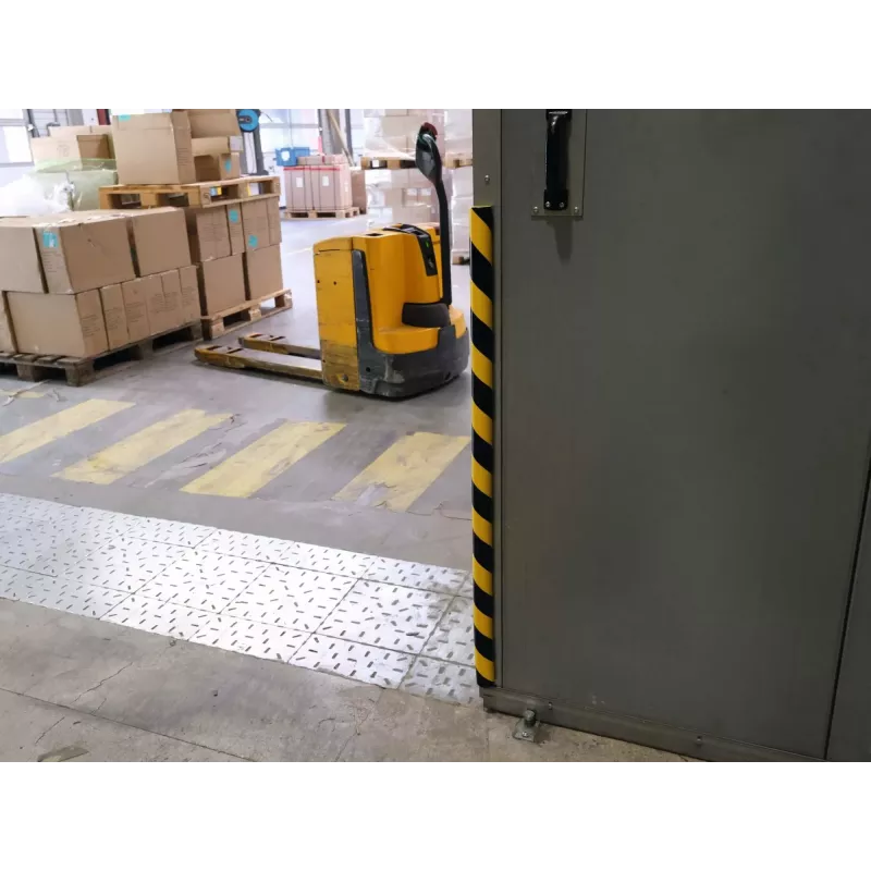 Durable S32R grindų kabelių apsauga, PVC, juoda/geltona, suapvalinta, 1000 mm