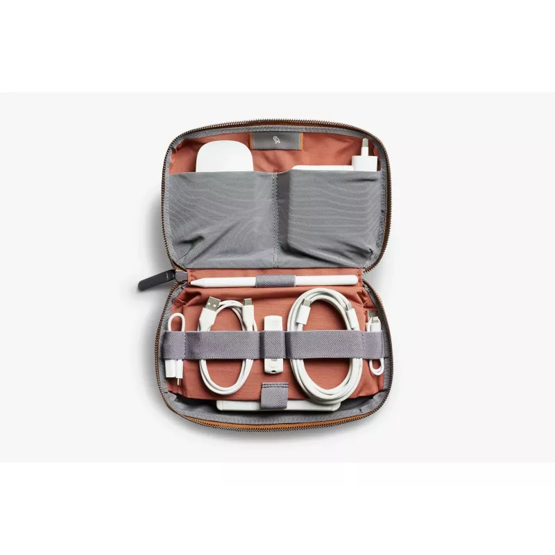 Bellroy Tech Kit - Technikos aksesuarų organizatorius (Bronzinė)