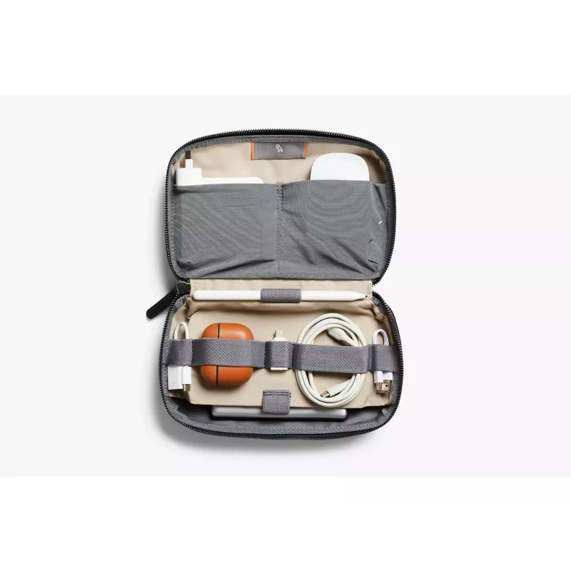 Bellroy Tech Kit – Organizatorius mobiliesiems priedams (Navy)