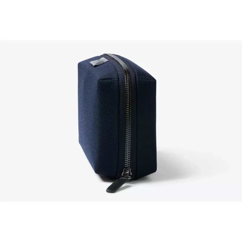 Bellroy Tech Kit – Organizatorius mobiliesiems priedams (Navy)