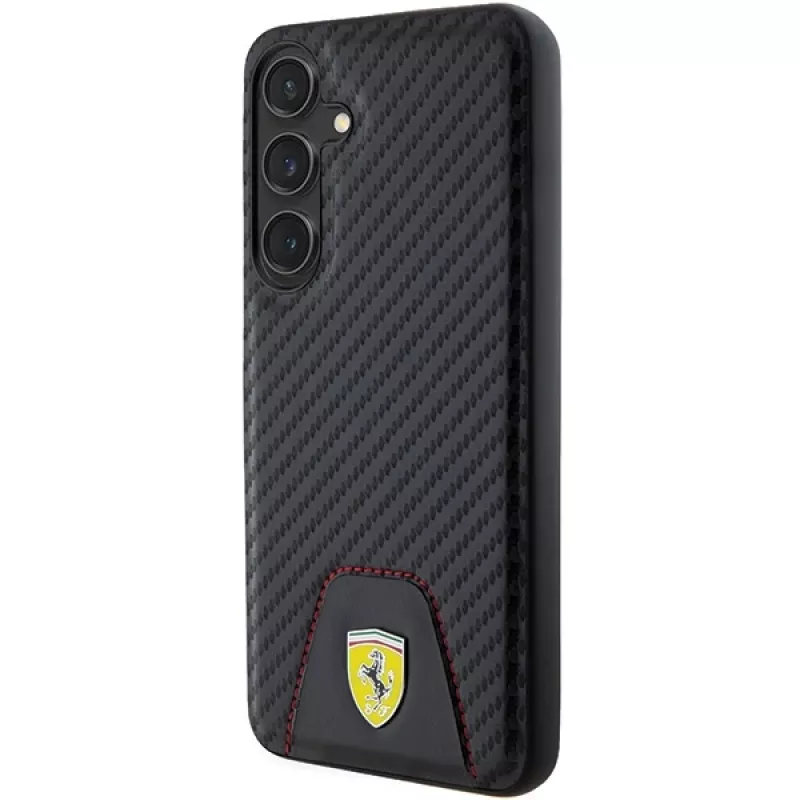 Ferrari FEHCS24MN3PUK Kietasis dėklas, skirtas Samsung Galaxy S24+ (SM-S926) – anglies pluošto raštas, susiūtas dugnas, juoda spalva