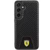 Ferrari FEHCS24MN3PUK Kietasis dėklas, skirtas Samsung Galaxy S24+ (SM-S926) – anglies pluošto raštas, susiūtas dugnas, juoda spalva