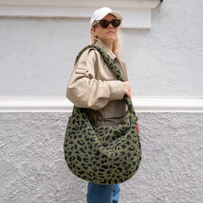 Reisenthel Moonbag Teddy Leo Olive Shoulder Bag Crossbody Bag