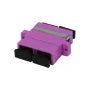 SYNERGY21 Šviesolaidinis adapteris SC/SC daugiamodis dupleksas OM4 50/125µm PVC violetinis su keramine mova