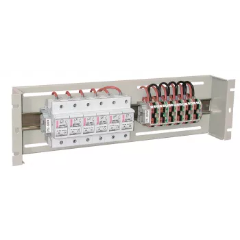 EFB-Elektronik 19 colių 3U energijos skirstymo / apsauginių jungiklių korpusas, RAL 9005 juodas