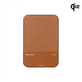 „Native Union (Re)Classic Qi2 Power Bank“ – belaidis magnetinis powerbankas, 5000 mAh, su USB-C–USB-C laidu 15 cm (Tan spalva)
