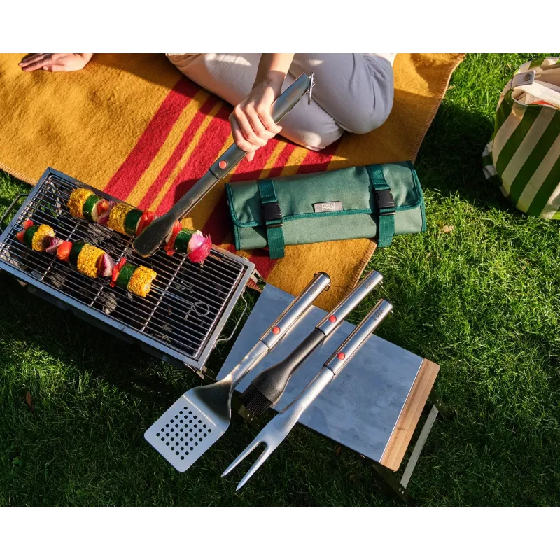 Joseph Joseph GrillOut Black BBQ Silicone Basting Brush with Extendable Handle