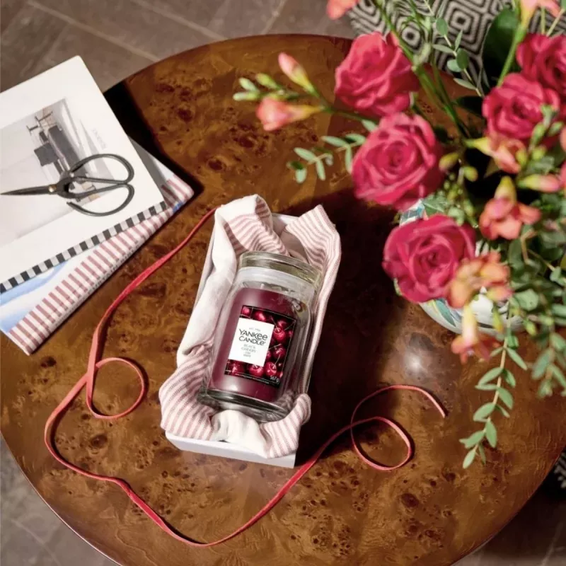 Yankee Candle Signature Black Cherry Large Jar Candle 567g