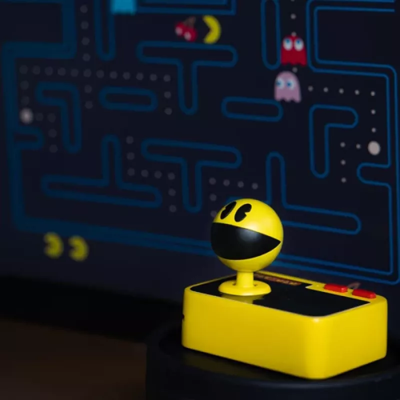 FIZZ CREATIONS Retro Arcade Pac-Man belaidė žaidimų konsolė su valdymo pultu, veikianti iš karto