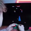 FIZZ CREATIONS Retro Arcade Galaga Plug & Play Wireless Console su 2 valdikliais