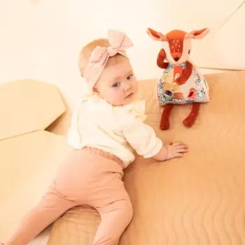 Lilliputiens veiklos žaislas su veidrodžiu „Žvilgtelėk – aš čia!“ Stella stirniukas 6m+