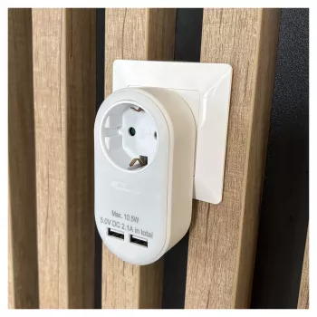 ENTAC sieninis kištukinis adapteris su 2x USB-A balta