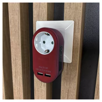 ENTAC sieninis kištukinis adapteris su 2x USB-A, bordo spalvos