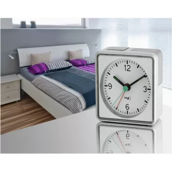 TFA PUSH elektroninis žadintuvas – analoginis, juodas, 7x7x3,7 cm, AA baterija